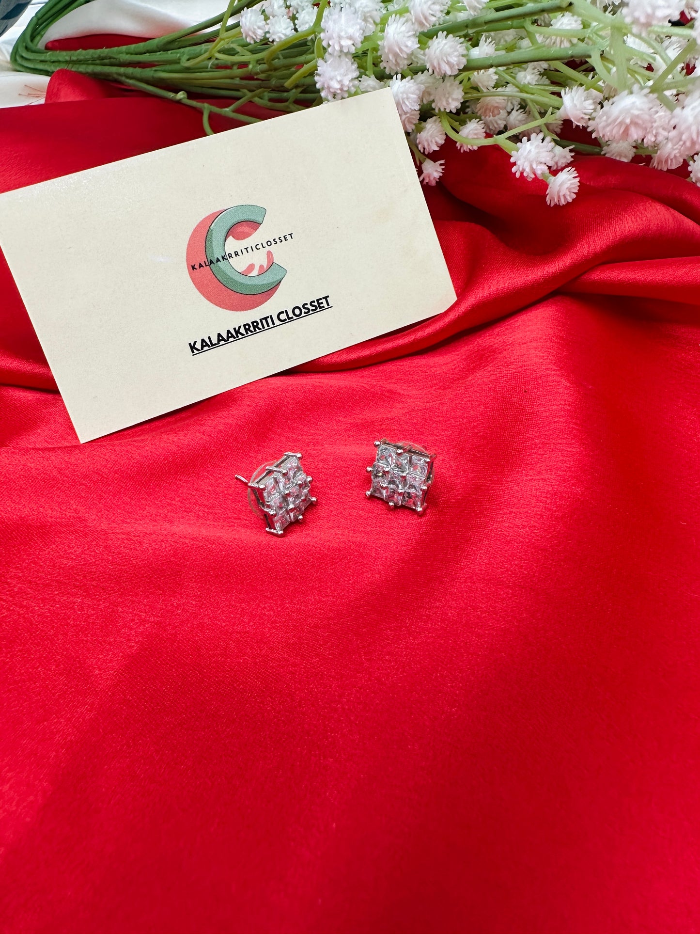 Classic Cluster AD Square Stud Earrings