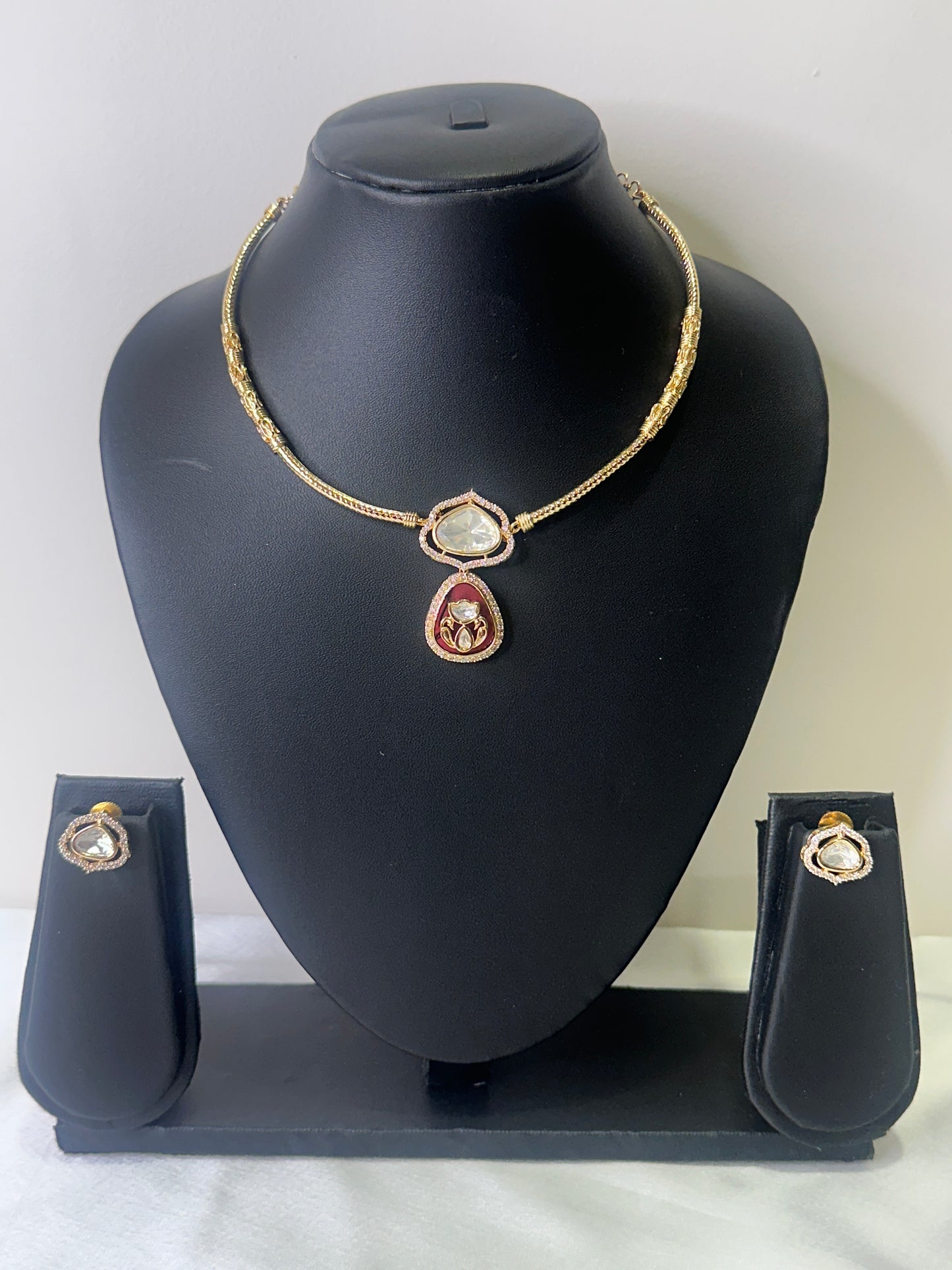 Aarvi Moissanite Hasli Set