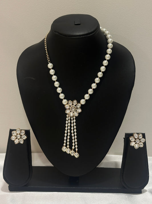 Asymmetry Pearl–Moissanite Set