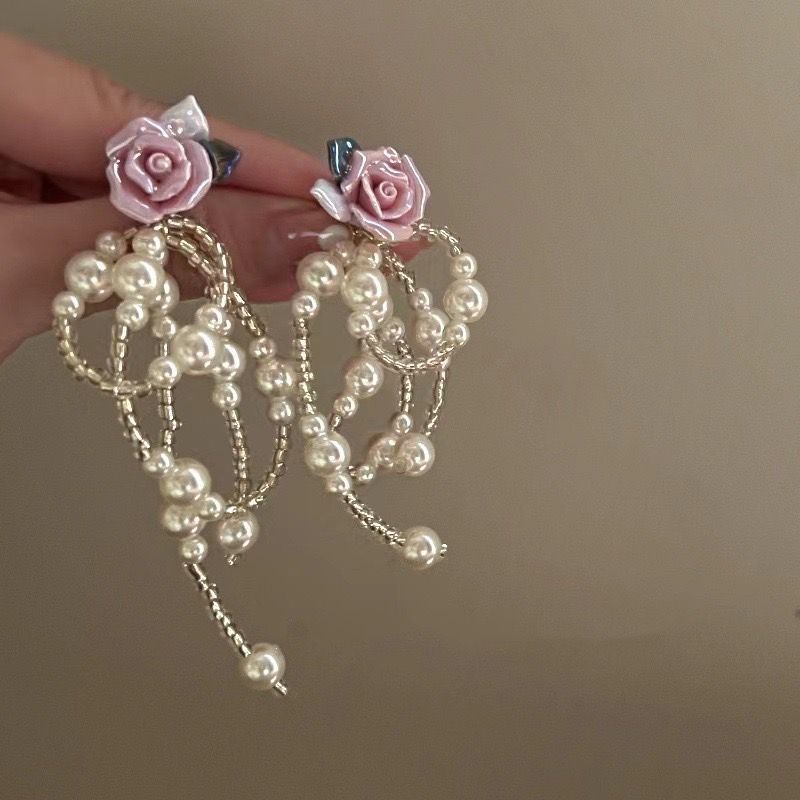 Rosé Pearl Tassels