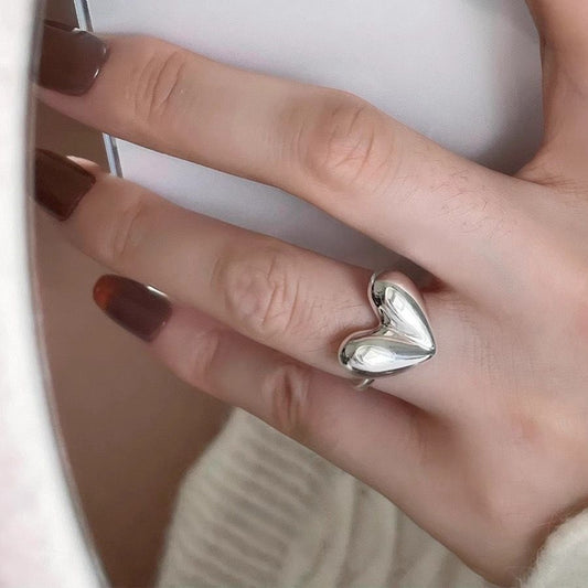 Luna Heart Minimal Ring