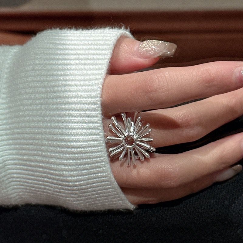 Luna Sunflower Minimal Ring