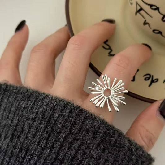 Luna Sunflower Minimal Ring