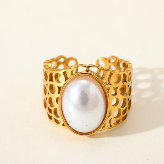Oval Glow Statement Ring